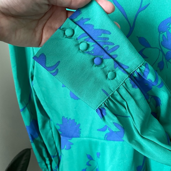 NWOT Vivid floral patterned blouse XS - Picture 2 of 9